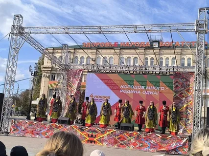 Культура объединяет: В Махачкале с размахом прошел республиканский фестиваль «Вместе мы — Россия!»