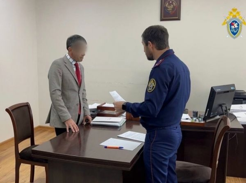В мэрии Буйкакска прошли обыски, трёх чиновников подозревают в «нецелёвке» В мэрии Буйкакска прошли обыски, трёх чиновников подозревают в «нецелёвке»