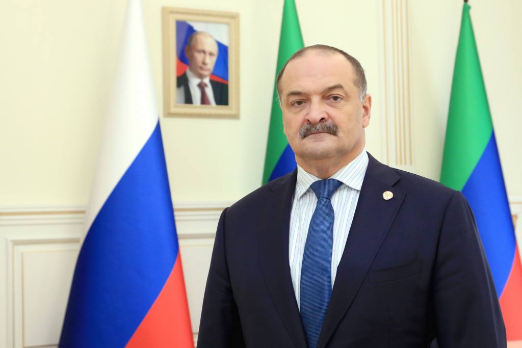 Глава Дагестана Сергей Меликов поздравил жителей республики с государственным праздником – Днем Конституции Российской Федерации, который ежегодно отмечается в стране 12 декабря. Глава Дагестана Сергей Меликов поздравил жителей республики с государственным праздником – Днем Конституции Российской Федерации, который ежегодно отмечается в стране 12 декабря.