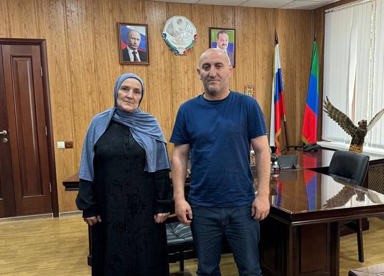 В Тляратинском районе учительница спасла детей и пенсионерку из горящего дома