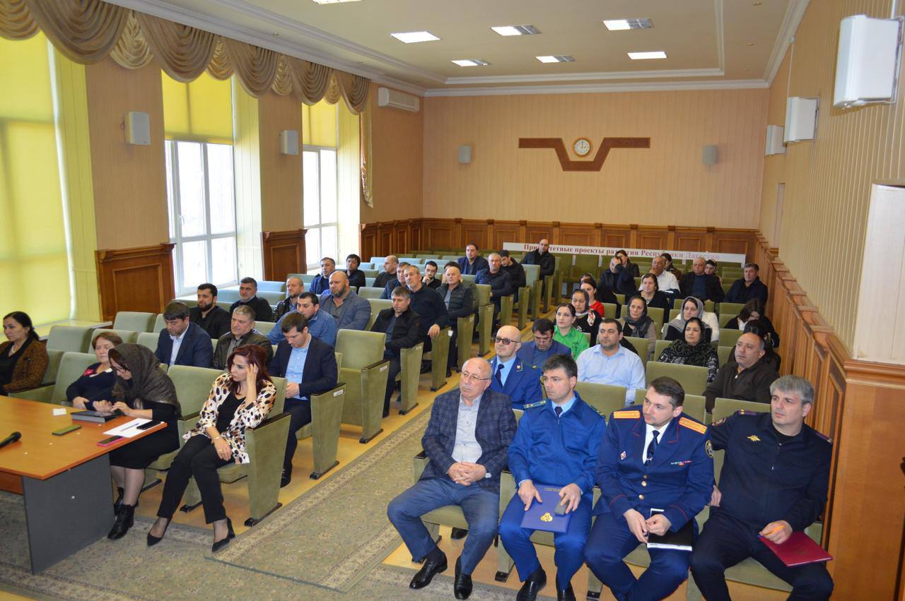 Прокурор Дагестана встретился с предпринимателями в Каякентском районе Прокурор Дагестана встретился с предпринимателями в Каякентском районе