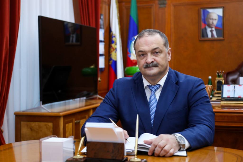 Глава Дагестана Сергей Меликов поздравил жителей региона с Днем Конституции Республики Дагестан