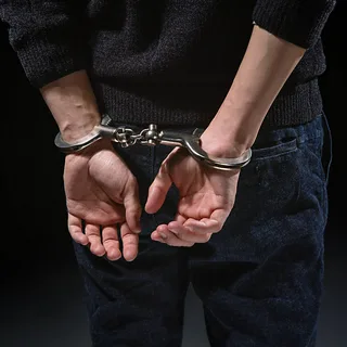 Жителя Дербента задержали за нападение на родителей