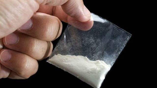 Предполагаемая закладчица задержана в Дагестане с дозами мефедрона Предполагаемая закладчица задержана в Дагестане с дозами мефедрона